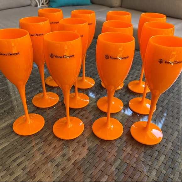 *NEW* Veuve Clicquot Set of 12 Orange Flutes - Picture 3 of 3